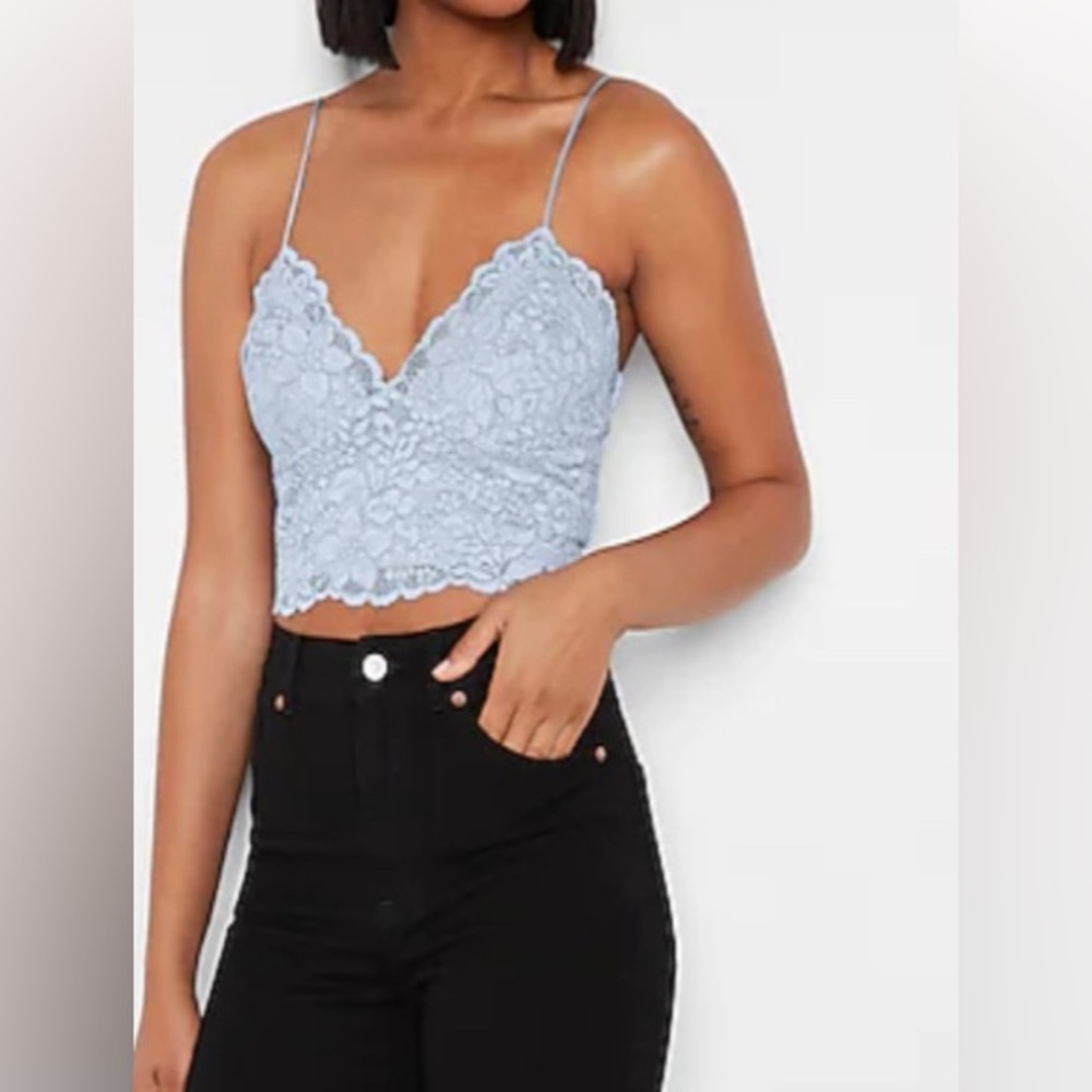 Express all over Lace Cropped Cami - size Large